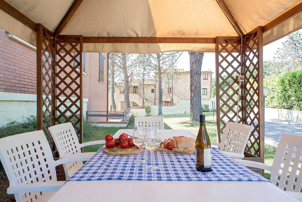 Azienda Agricola E Agriturismo Vallorsi Terricciola Exterior foto